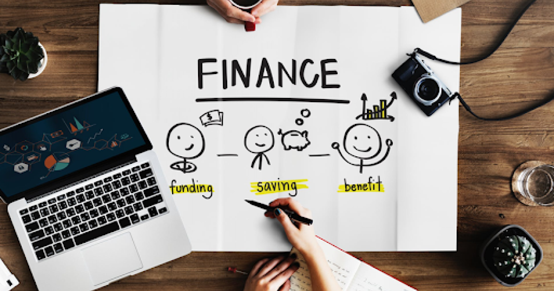 Manajemen keuangan melibatkan kemampuan kita untuk mengatur pendapatan, tabungan dan investasi (sumber: http://excedinstitute.com/courses/financial-management/)