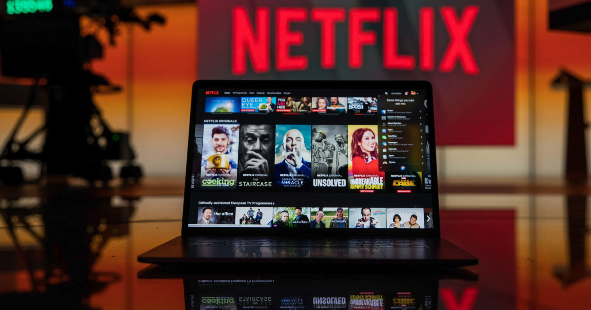 Tampilan Netflix dari laptop - Bloomberg