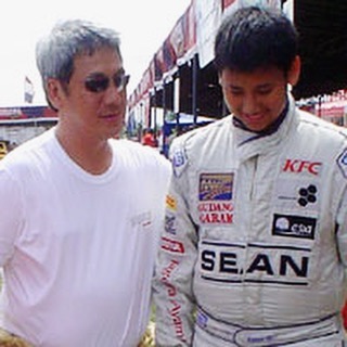 Sean Gelael bersama sang Ayah, Ricardo Gilael - Image: Instagram Sean Gelael