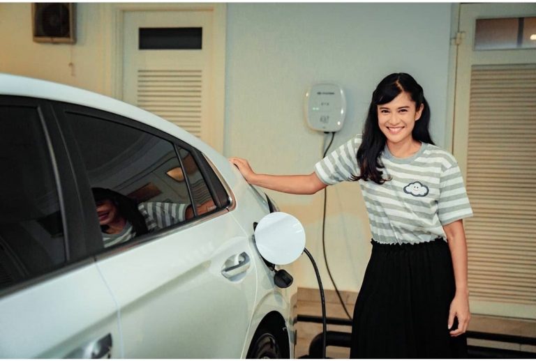 Dian Sastro - Image: Hyundai Indonesia