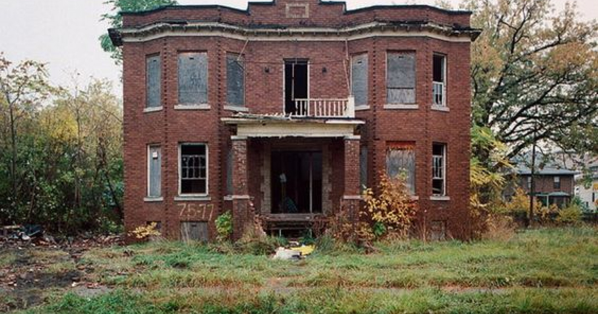 Detroit Will PAY You To Take One Of These 100 Abandoned Homes (businessinsider.com)