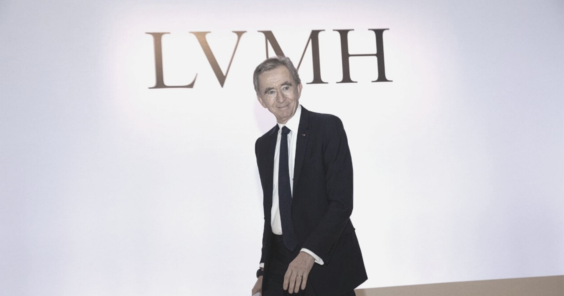 Bernard Arnault yang Kaya berkat LVMH Illustration Web Bisnis Muda - Pinterest