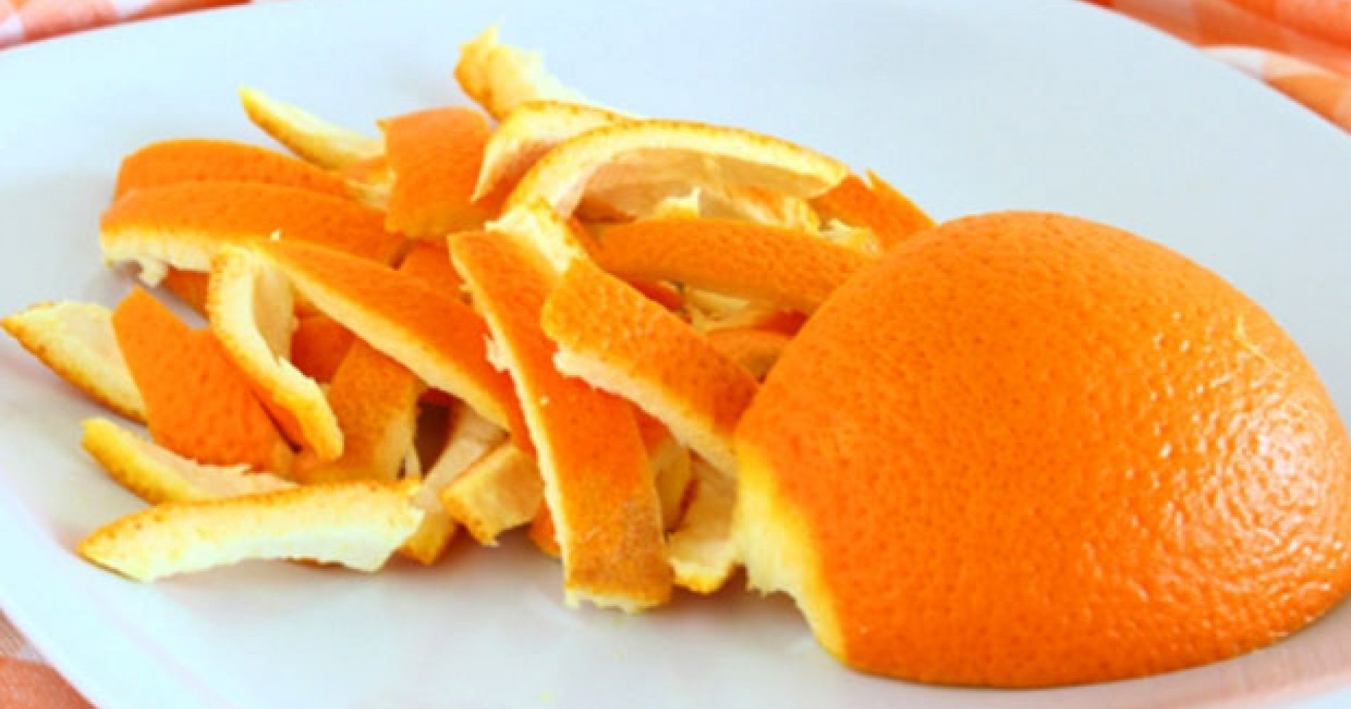 Rasakan manfaat dari kulit jeruk (Sumber: makassar.sindonews.com)