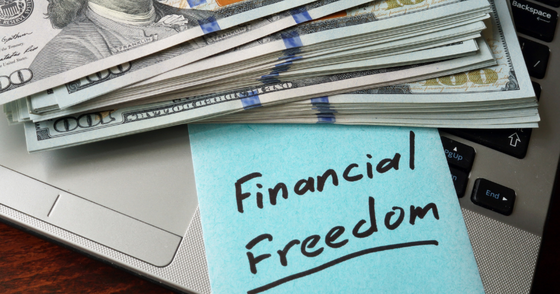 7 Tahap Kebebasan Finansial, Sudah Sampai Mana Kah Kamu? Illustration Web Bisnis Muda - Canva