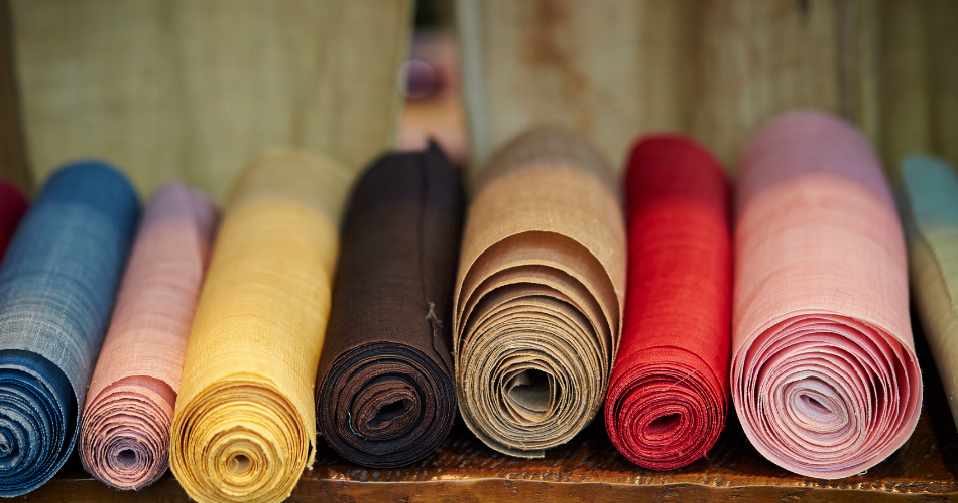 Kinerja Industri Tekstil Positif Berkat Peningkatan PMI Manufaktur Illustration Web Bisnis Muda - Canva