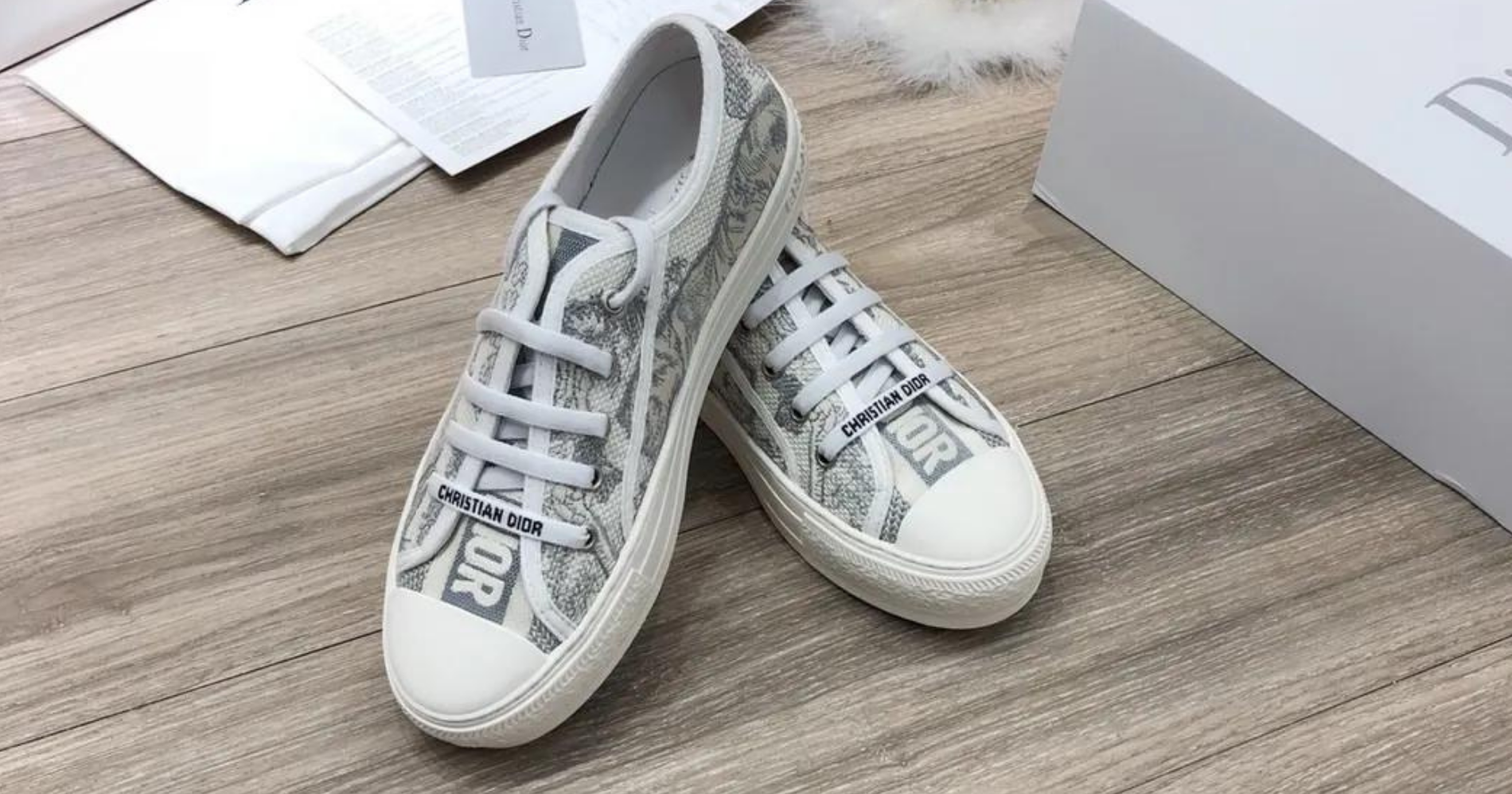 Sepatu Dior (Sumber gambar: Instagram.com/e244bb5_44bb549)