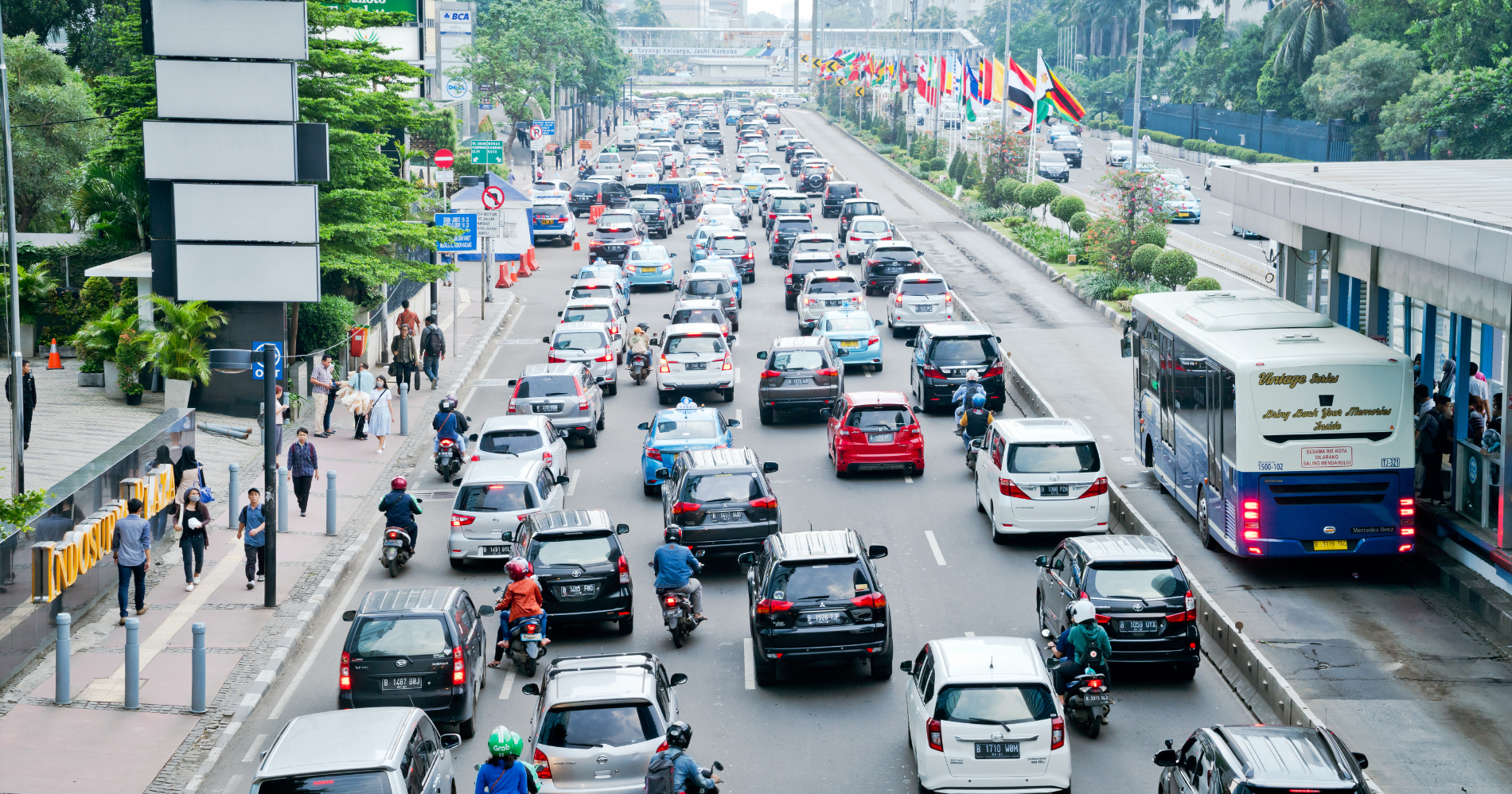 Transportasi Umum Hemat di Jakarta. (Sumber: Canva)