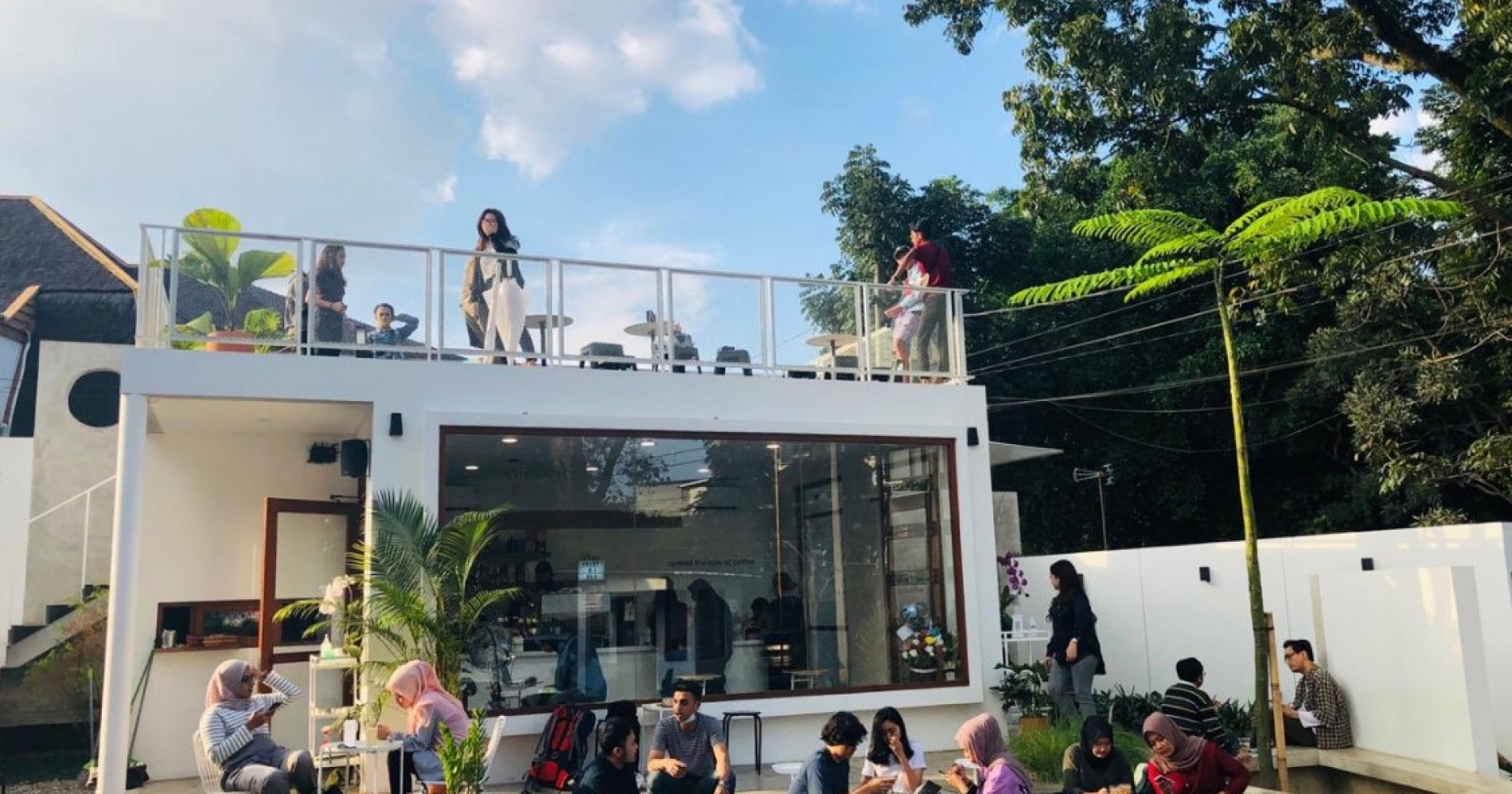Kafe di Bandung yang Cocok Buat Bukber. (Sumber gambar: nongkrongbandung.com)