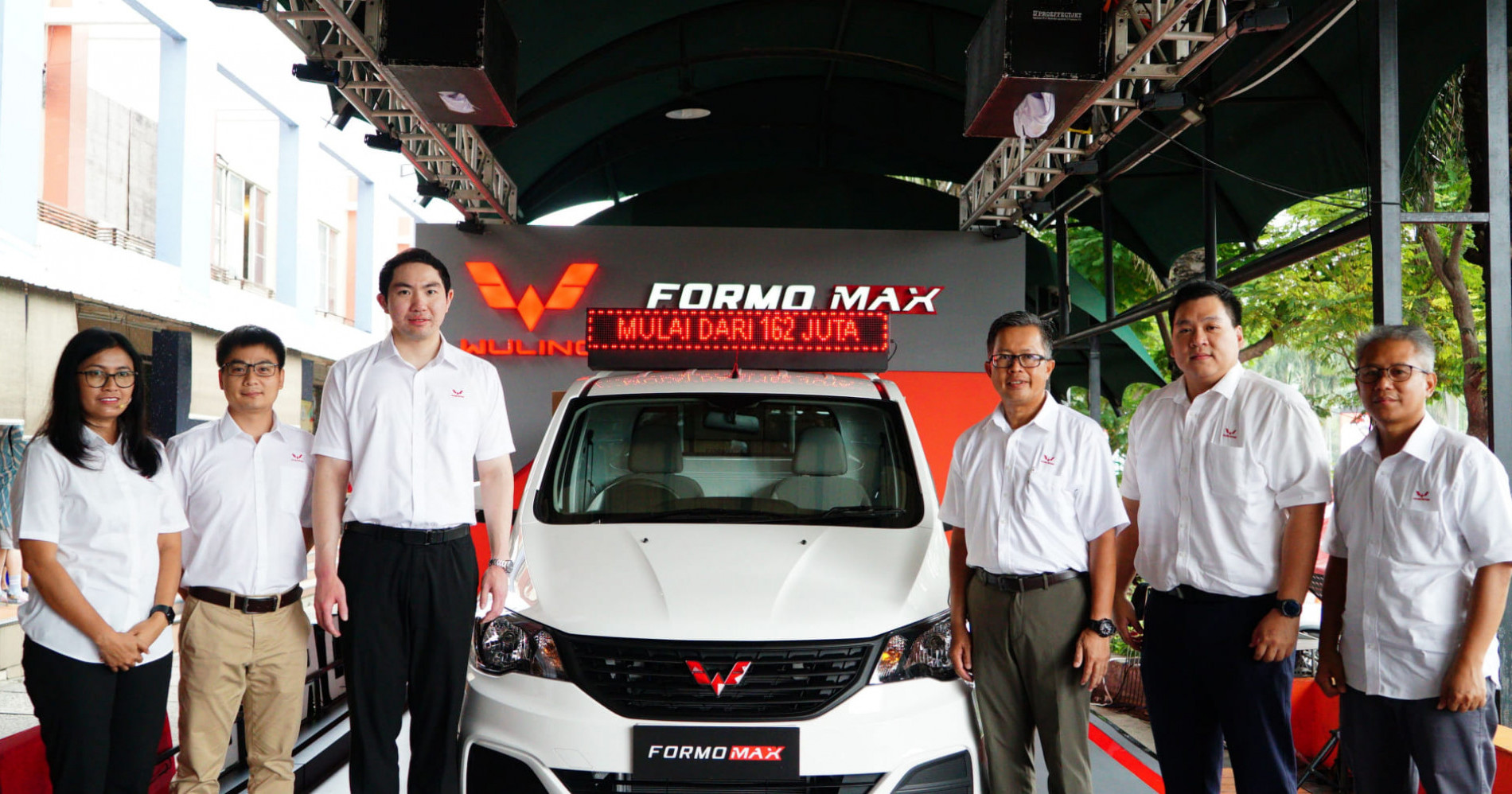 Foto: Wuling Resmi Luncurkan Formo Max untuk Mendukung Dunia Usaha Indonesia