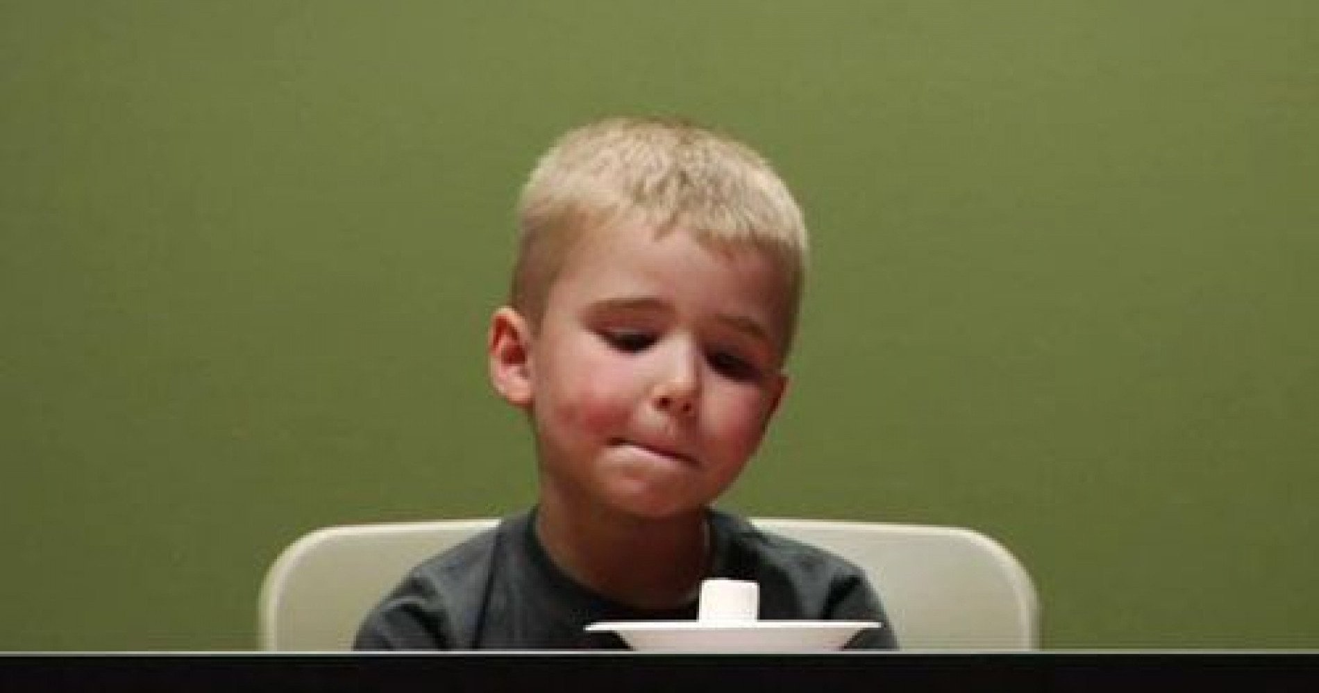 Eksperimen marshmallow mengajarkan kita untuk mengontrol emosi saat berinvestasi (Sumber Gambar: Shutterstock)
