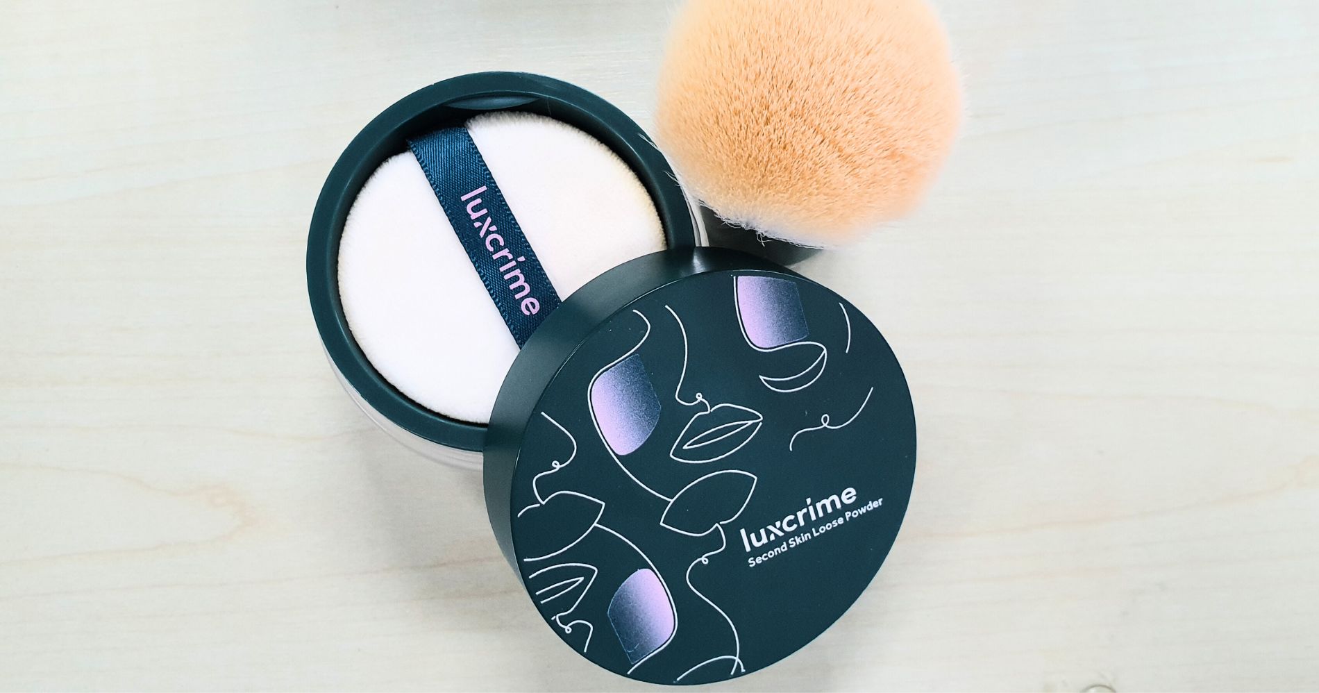 Luxcrime Second Skin Loose Powder - Image: Rachma Amalia