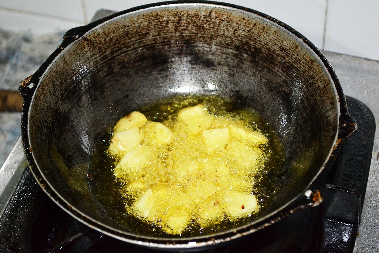 Minyak jelantah bekas penggorengan (Foto: Pixabay)