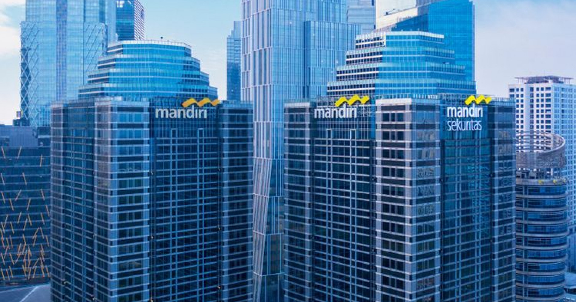Menara Bank Mandiri (Shutterstock)