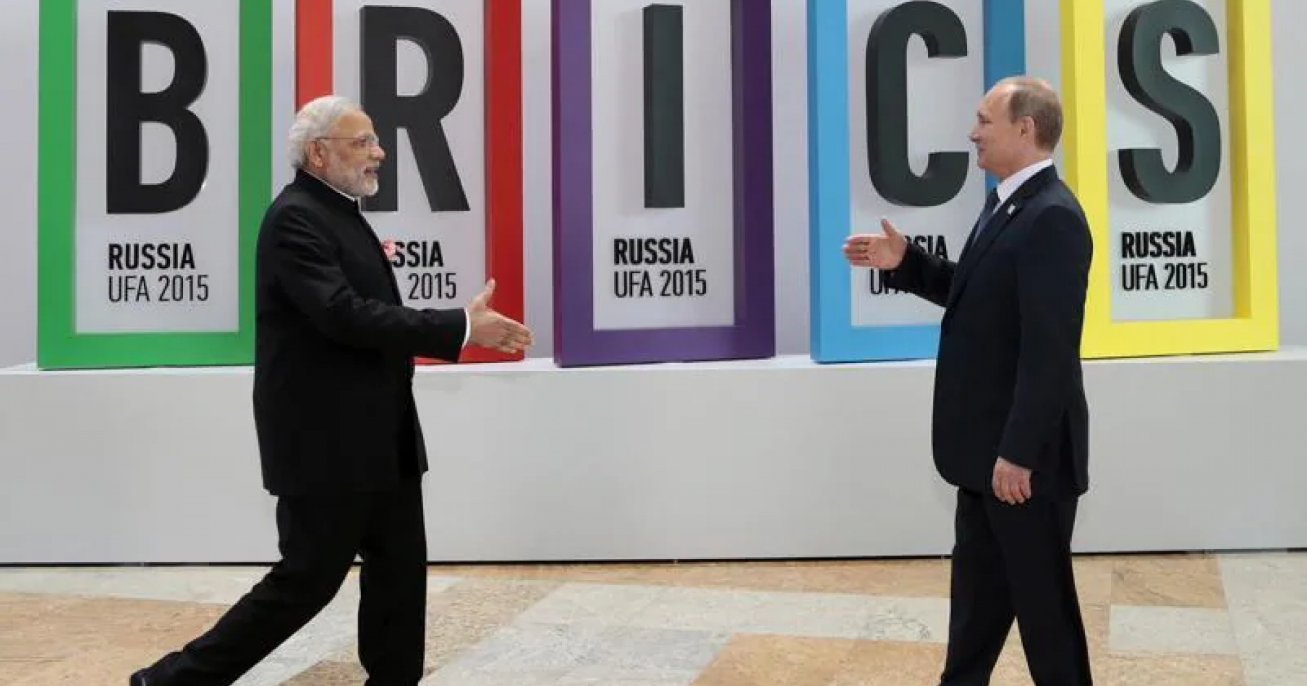 Perdana Menteri India Narendra Modi dan Presiden Rusia Vladimir Putin (sumber gambar: AP)