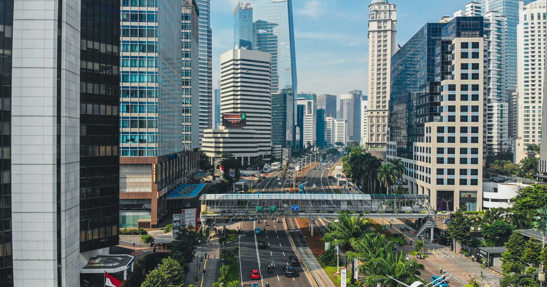 Ilustrasi Kendaraan Meninggalkan Kota Jakarta (Sumber gambar: Pixabay)