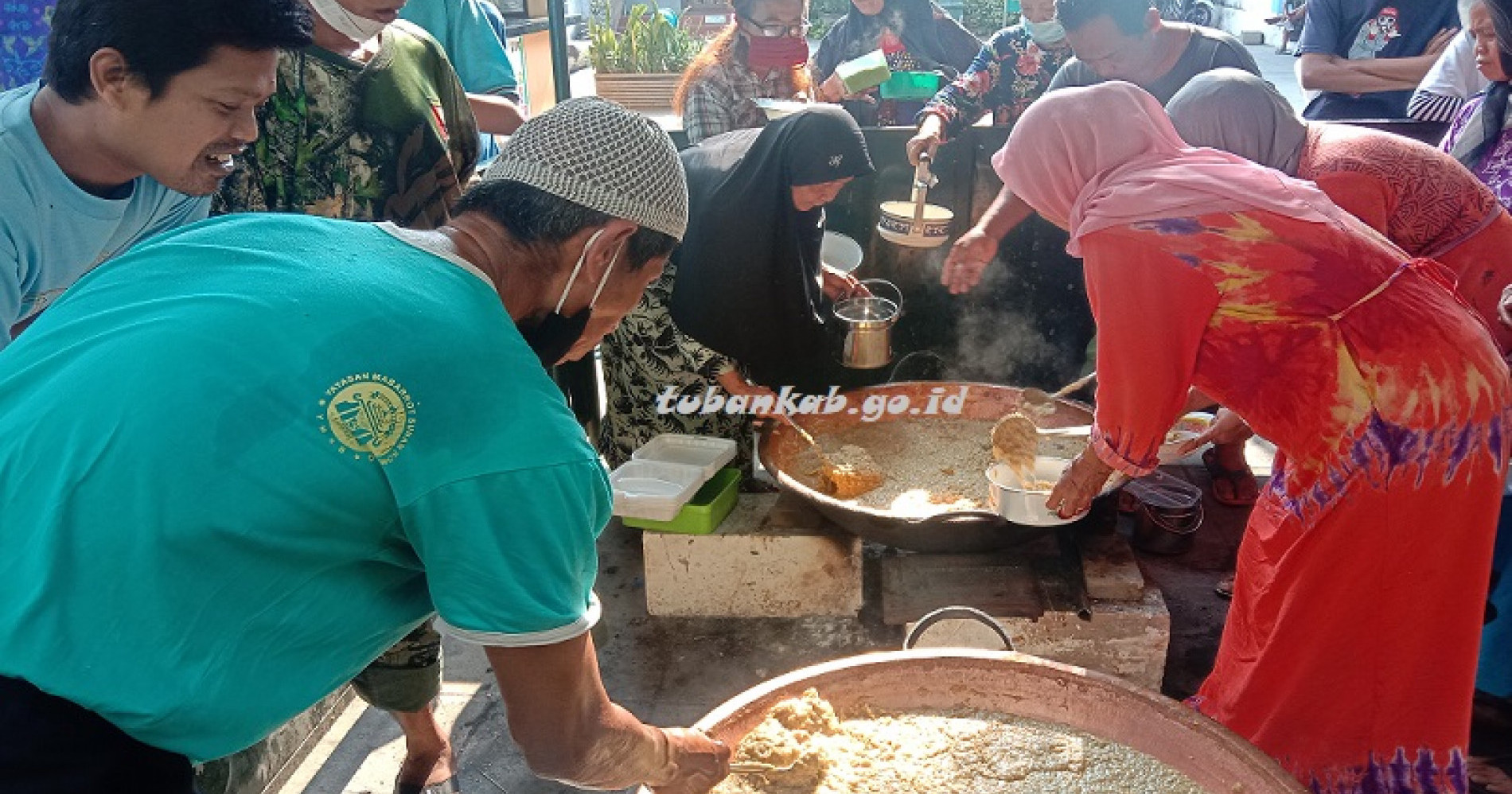 Resep membuat bubur suro dan bahan yang diperlukan untuk mengolahnya. Tradisi bubur suro di Kabupaten Tuban (Sumber: Pemkab Tuban)