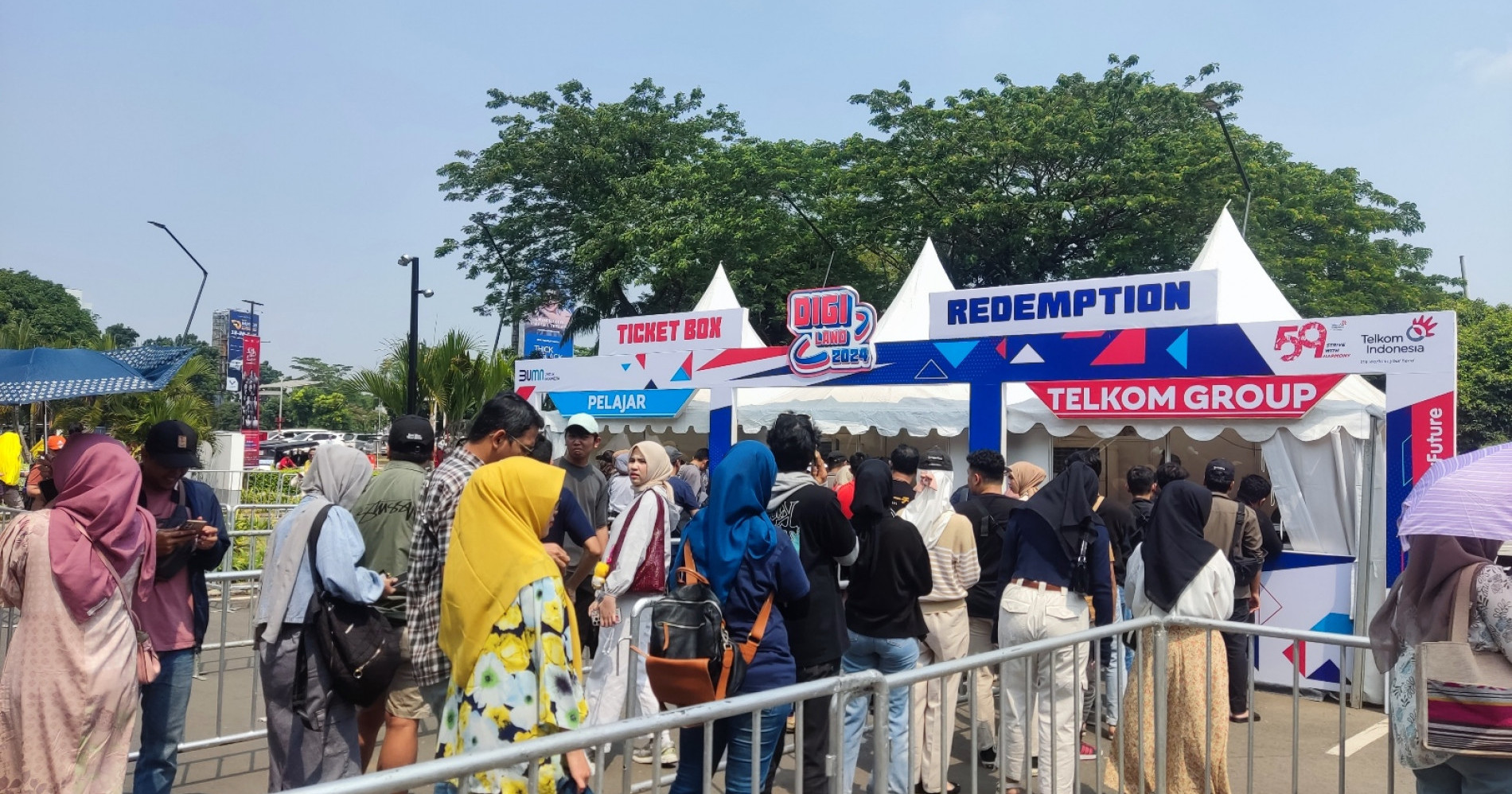 Suasana antrian di ticket box Digiland 2024 (sumber foto: pribadi)