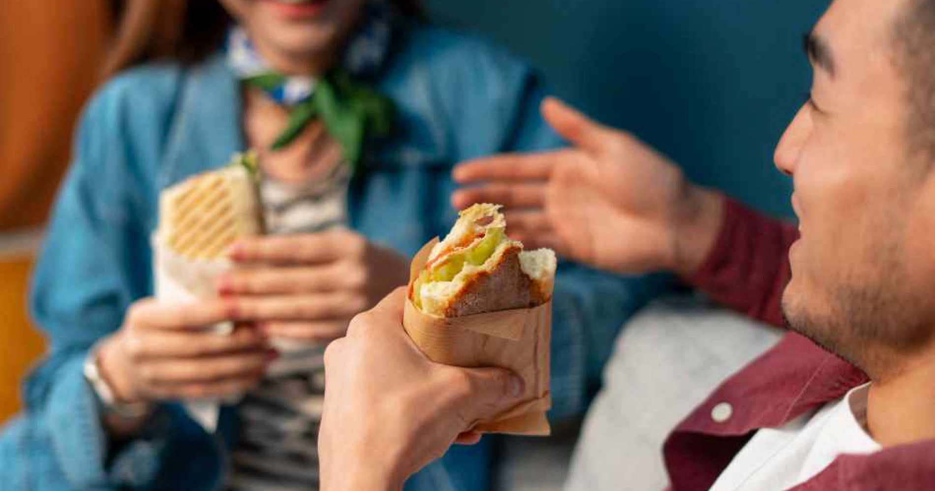 Generasi sandwich bukan hanya harus menanggung biaya sehari-hari namun juga dana darurat. (www.pexels.com)