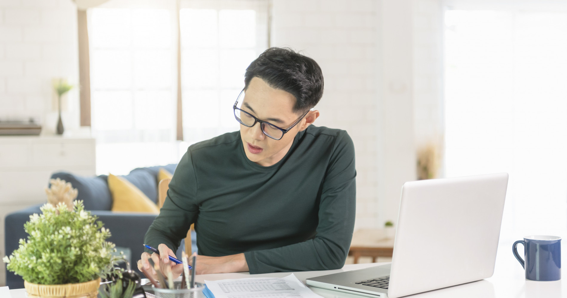 Mendapatkan Peluang Kerja di Kantor jadi Incaran Fresh Graduate untuk itu diperlukan strategi untuk mendapatkannya (sumber gambar: Freepik.com)