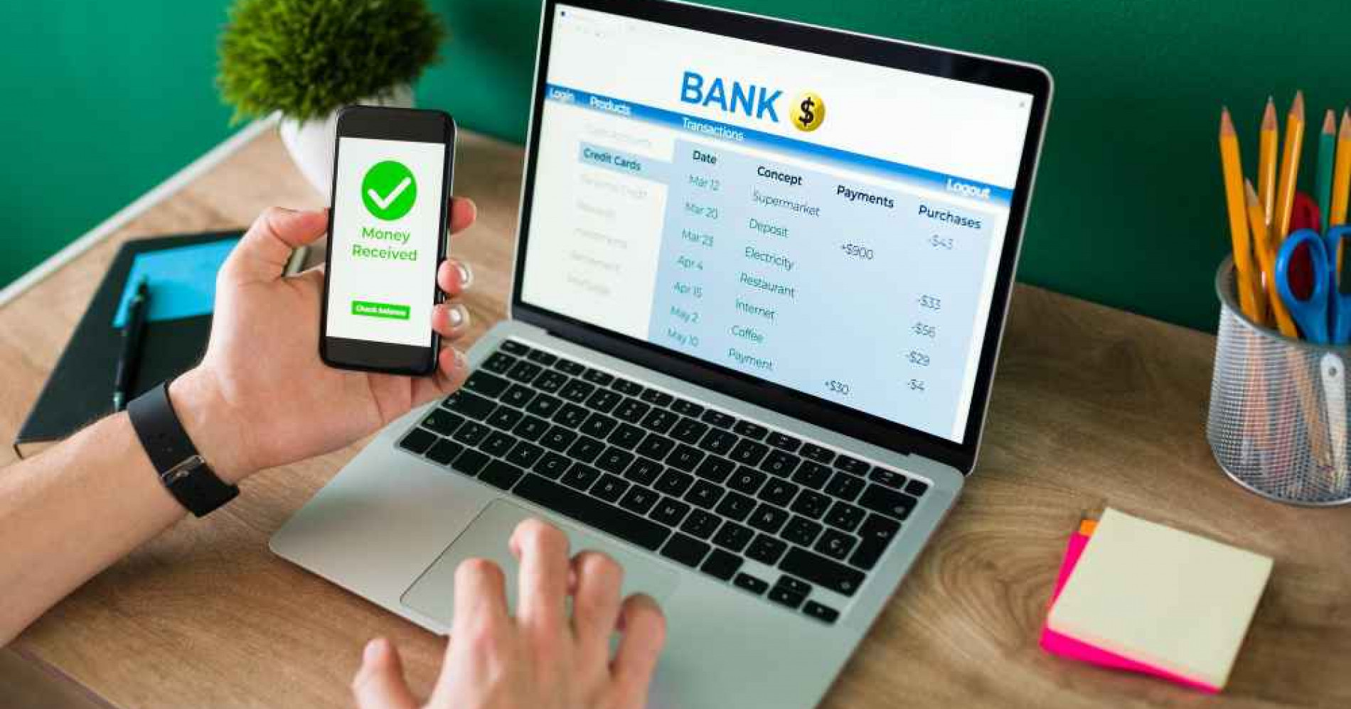 Transformasi bank ke bank digital kini jadi favorit masyarakat, namun jadi 2 mata pisau. Disatu sisi menguntungkan, namun disis lain melahirkan risiko baru (Foto.Freepik.com)