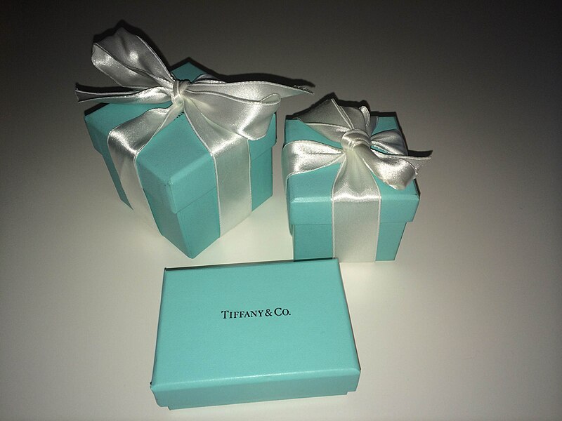 Warna Tiffany Blue yang dipatenkan oleh Tiffany & Co (Wikimedia Commons)