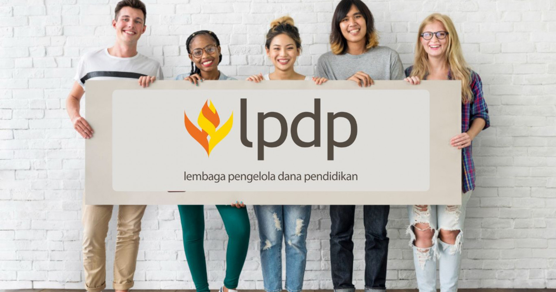 Beasiswa LPDP kembali jadi perbincangan, menurut kamu sudahkah tepat sasaran? (Foto Freepik.com & Wikimedia Commons)