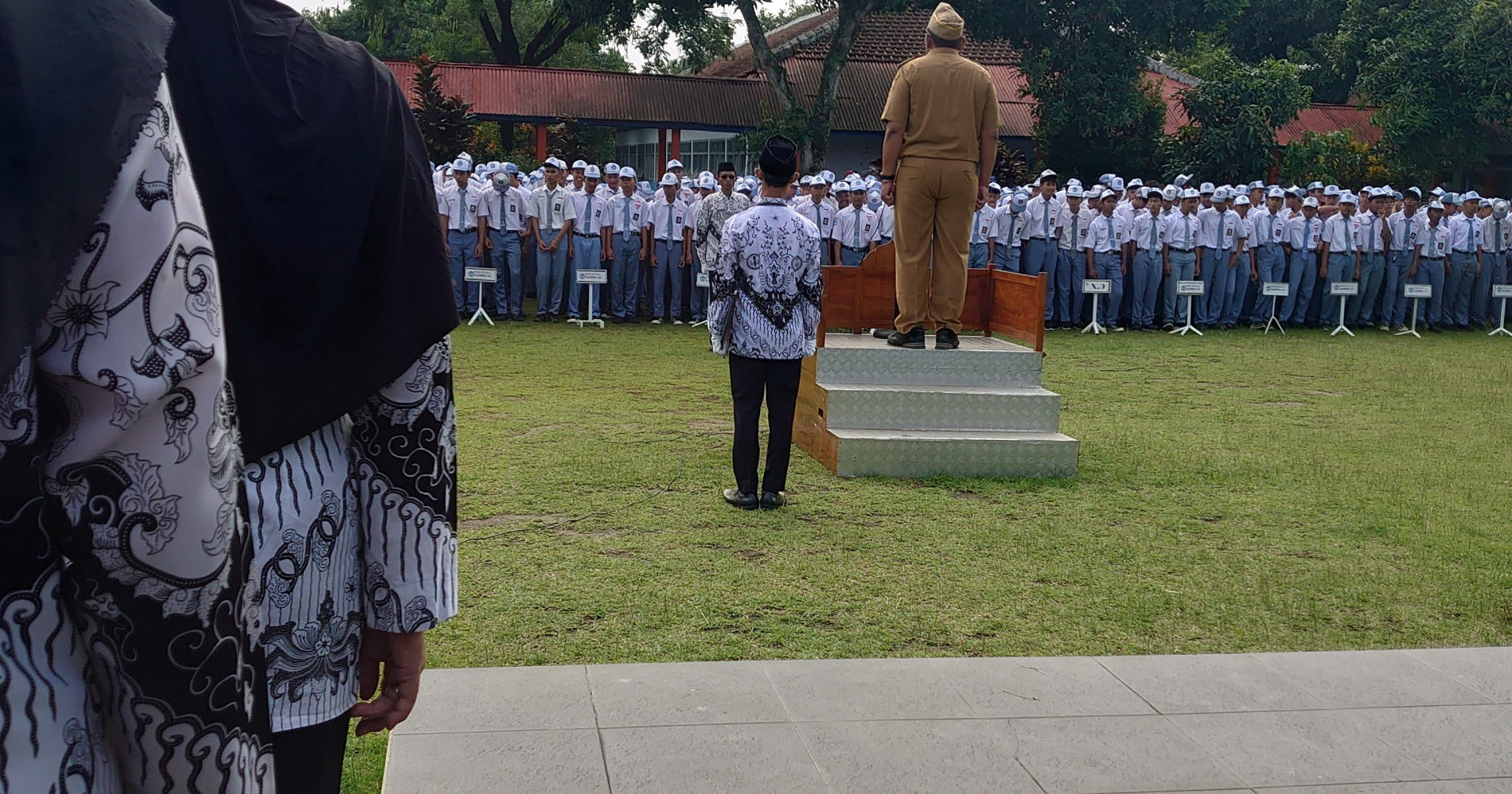 Guru, peran dan tantangan kesejahteraannya. Sumber gambar: koleksi pribadi