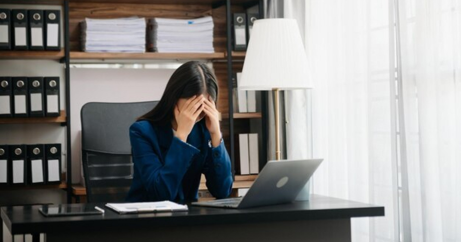 Perempuan Hebat, Jangan Kalah sama Anxiety di Kantor! Ini Solusinya (Sumber gambar: Freepik)