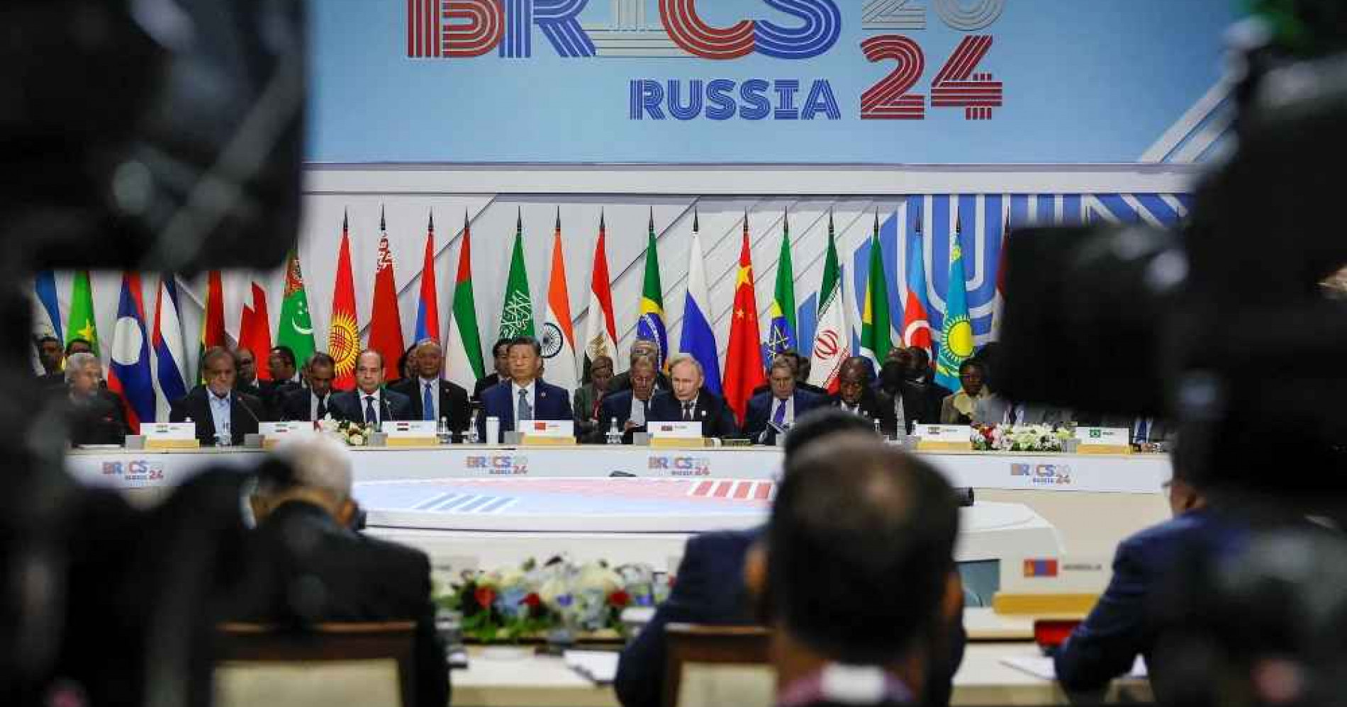 Negara-negara BRICS mendapat ancaman dari Donald Trump jika membuat mata uang sendiri (Reuters-Maxim Shipenkov)