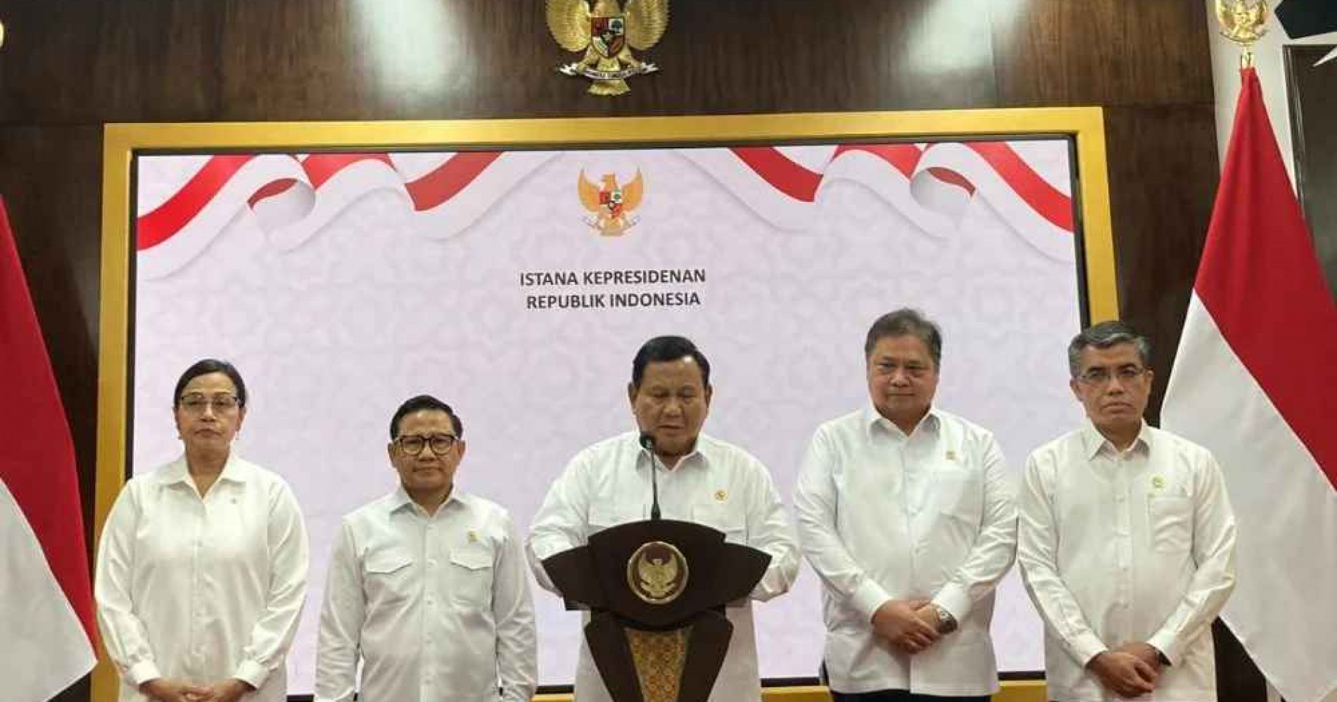 Presiden Prabowo umumkan kenaikan UMP hingga 6,5 persen, bagaimana dampaknya untuk pekerja dan pengusaha? (Foto Dandy Saputra/Bisnis)