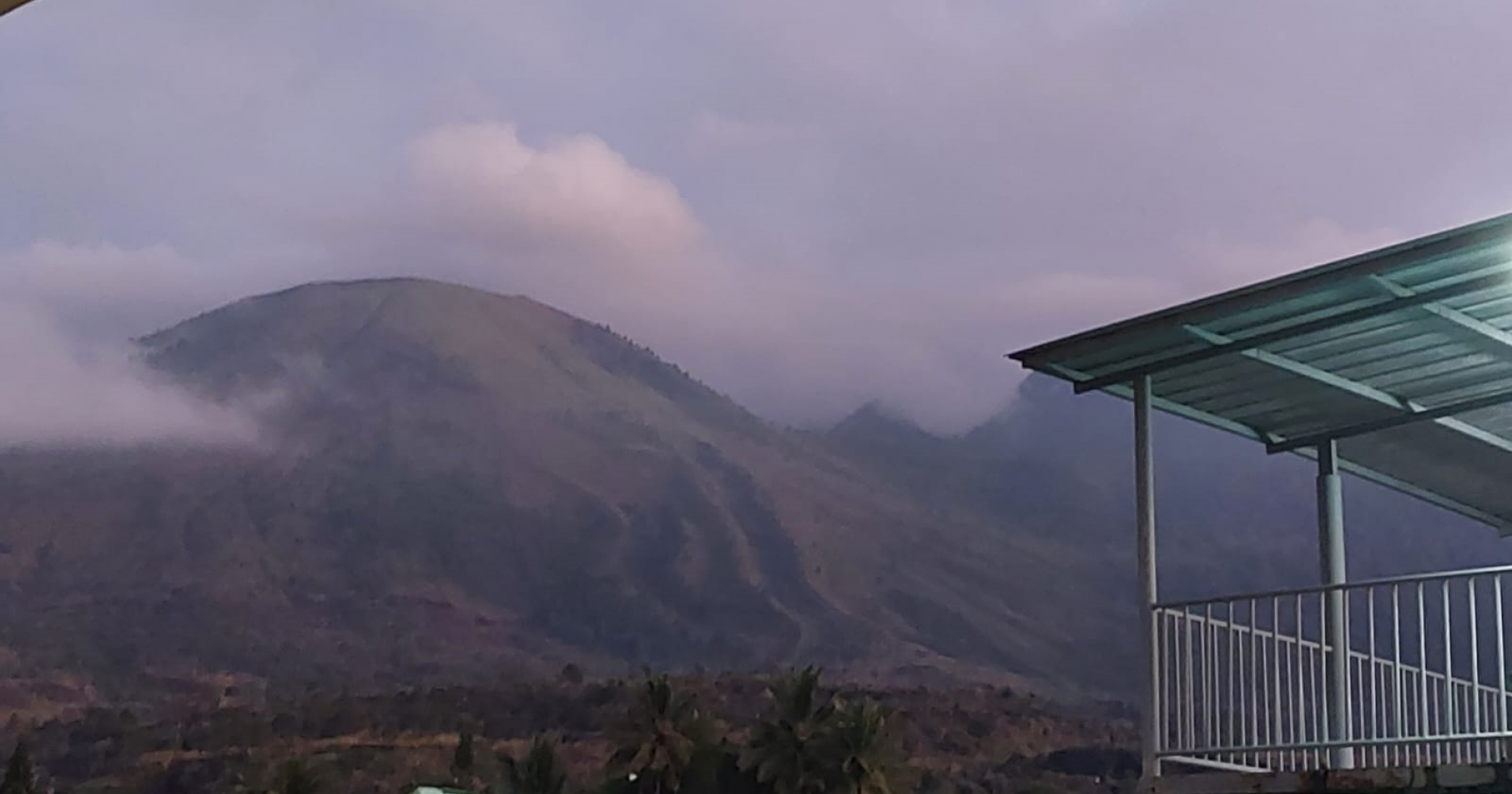 Menikmati libur akhir tahun dengan menikmati indahnya pemandangan Gunung Guntur (dok. pribadi)