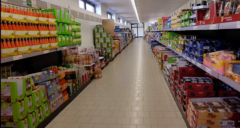 Interior sederhana Supermarket Aldi