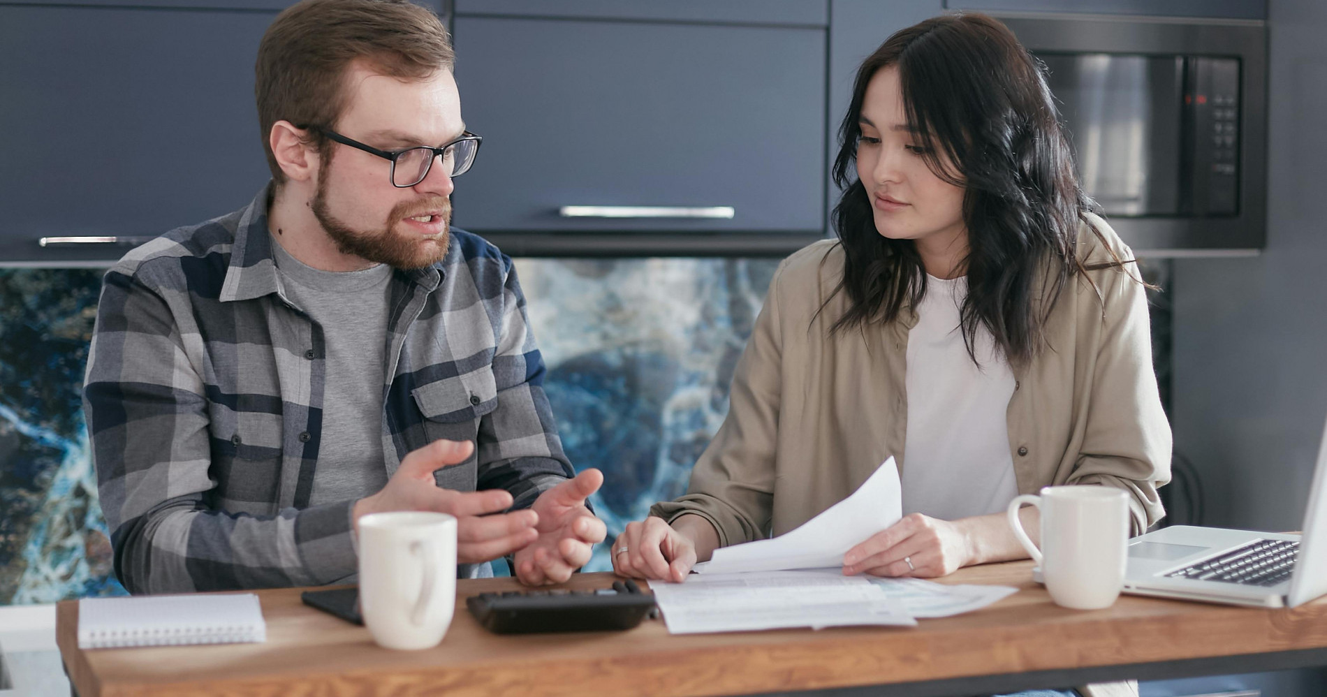 Pasangan yang melek finansial bisa jadi penyelamat hubungan (Sumber: Pexels)