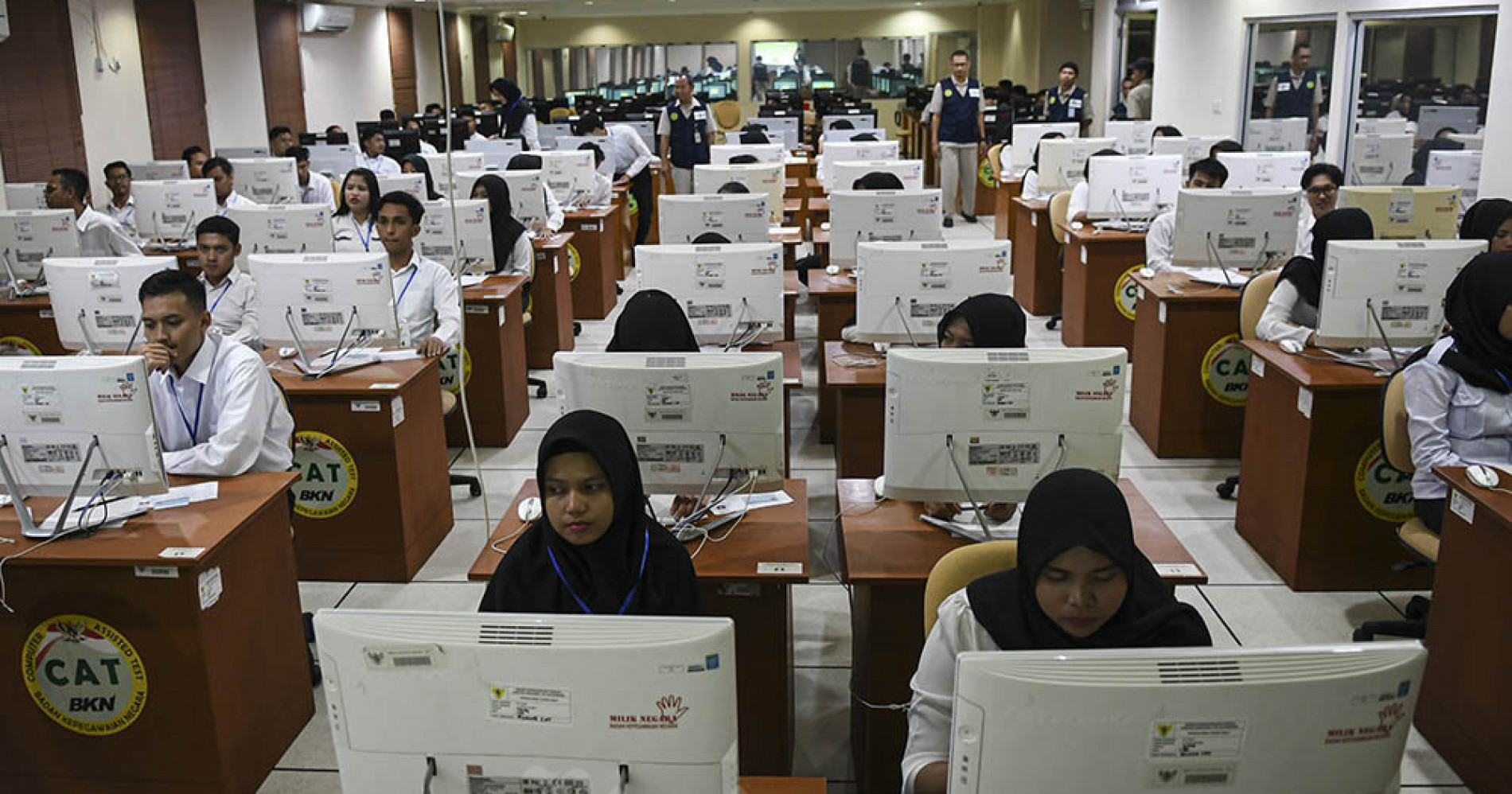 Pengangkatan CPNS dan CPPPK Ditunda, Bagaimana Menyiasatinya? Sumber gambar: Bisnis.com Pengangkatan CPNS dan CPPPK Ditunda, Bagaimana Menyiasatinya? Sumber gambar: Bisnis.com