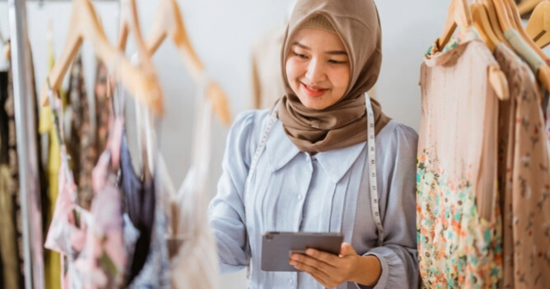 8 Strategi Bisnis Fashion Muslim di Momen Ramadan. Sumber gambar Adobe Express