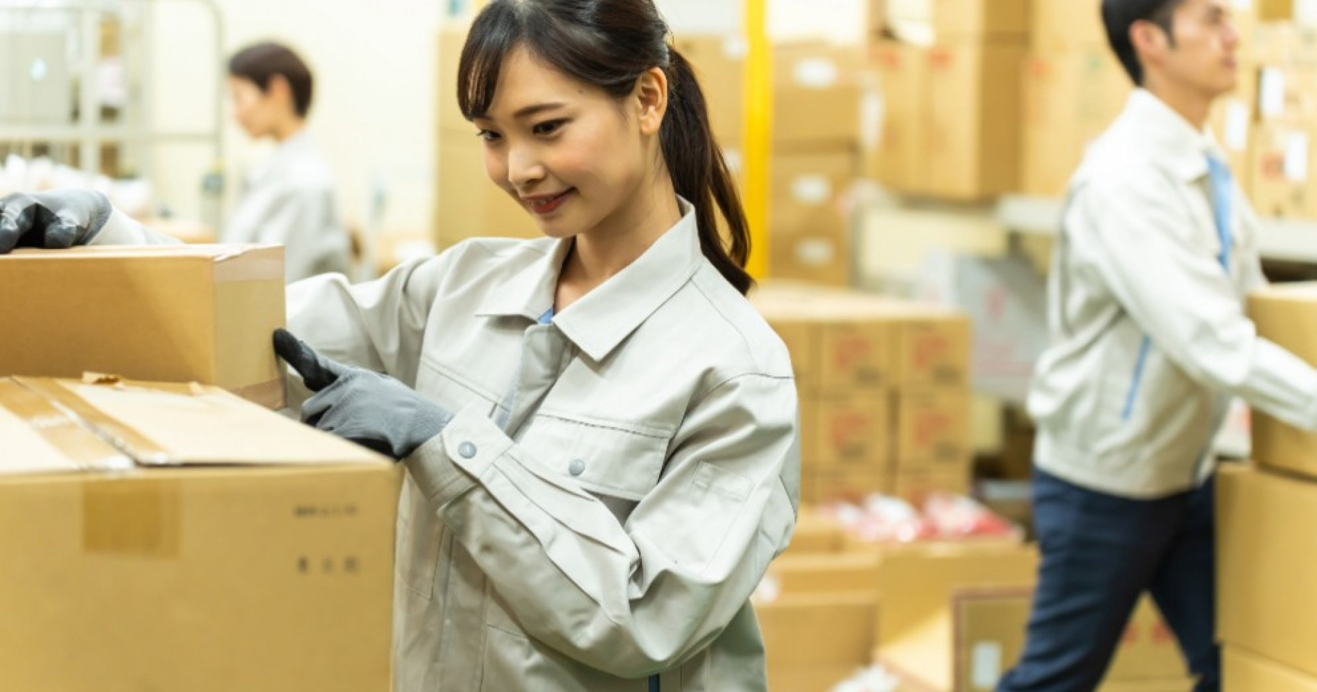 Tips Memulai Bisnis Lewat Side Hustle untuk Perempuan. Sumber gambar: Adobe Express
