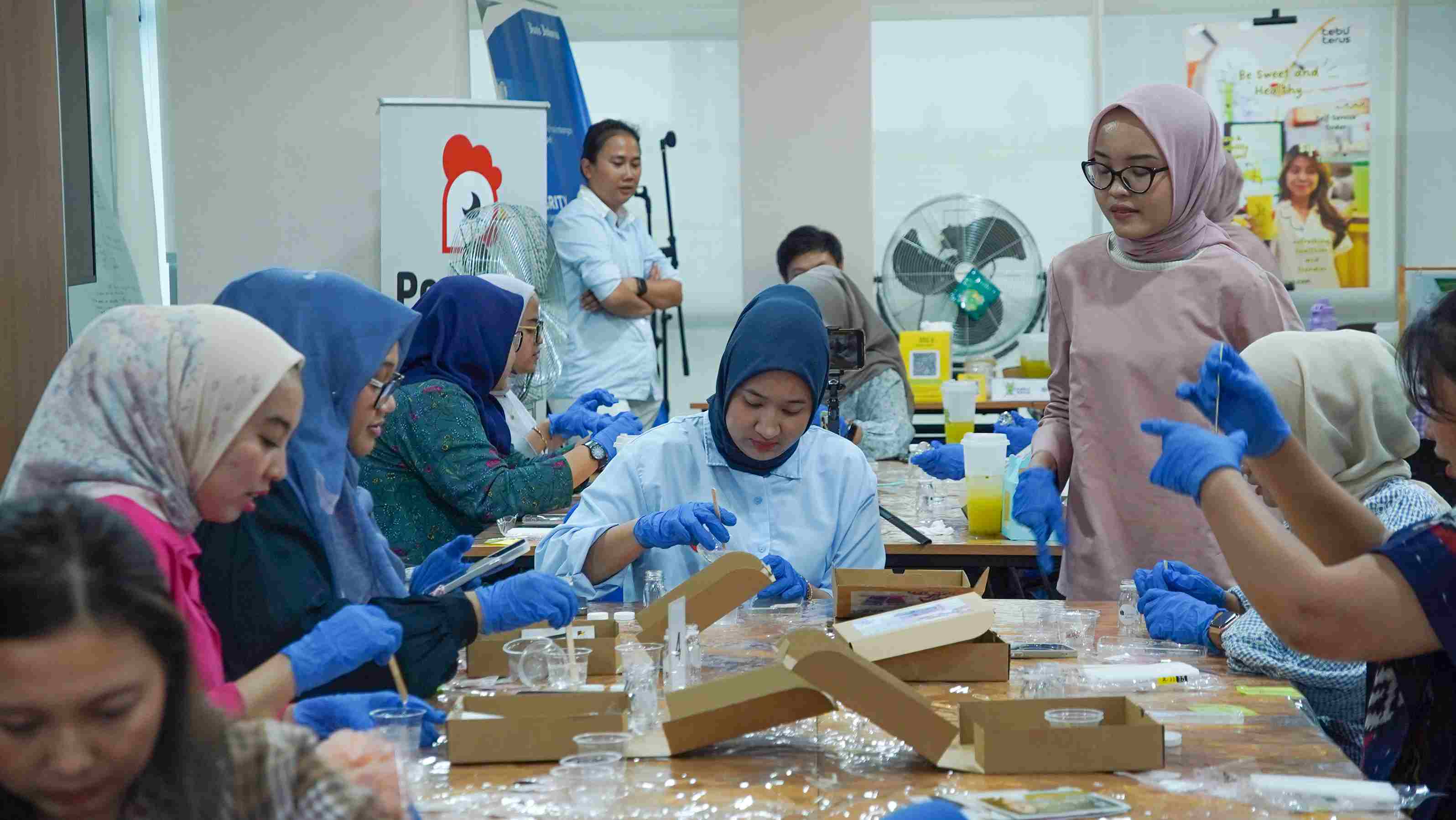 Workshop Membuat Resin (Dokumen Bisnis Muda)