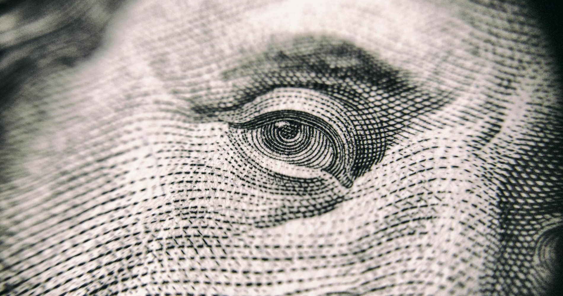 Foto Mata pada uang dollar oleh Vladislav Reshetnyak (sumber: Pexels) Foto Mata pada uang dollar oleh Vladislav Reshetnyak (sumber: Pexels)