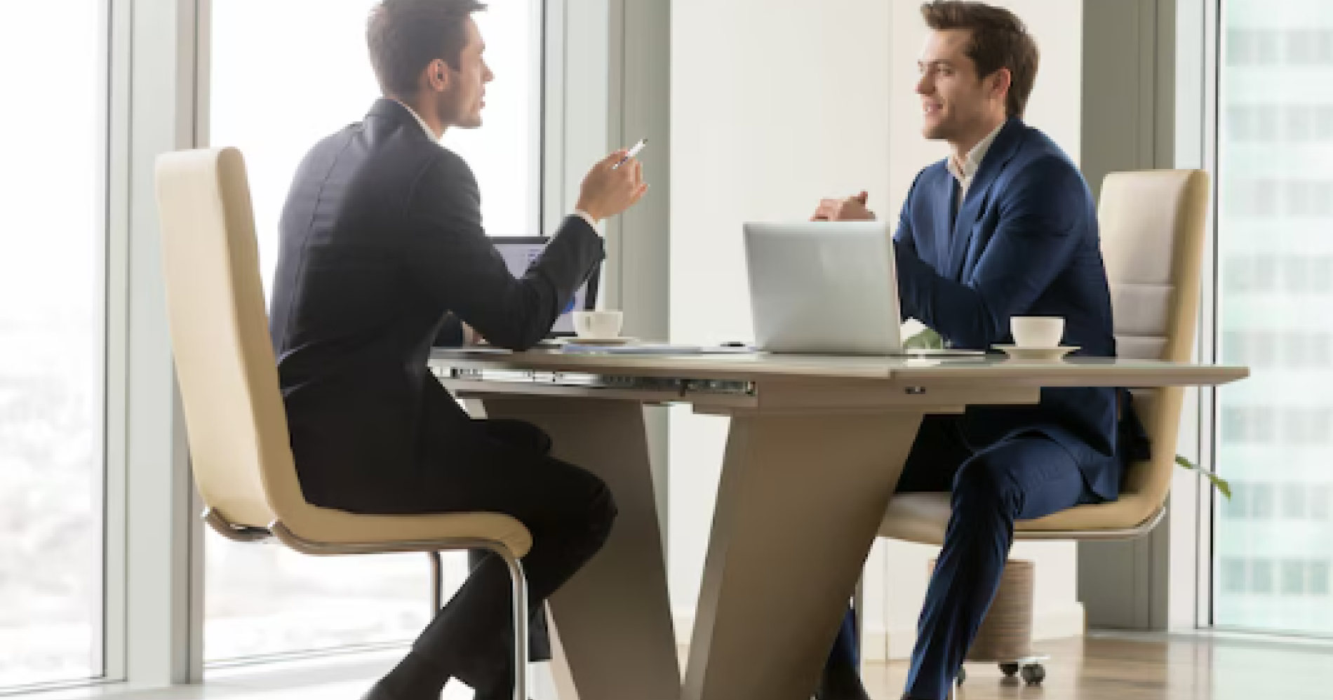 Starter Pack Fresh Graduate: Persiapan Menghadapi Dunia Kerja Profesional. freepik.com