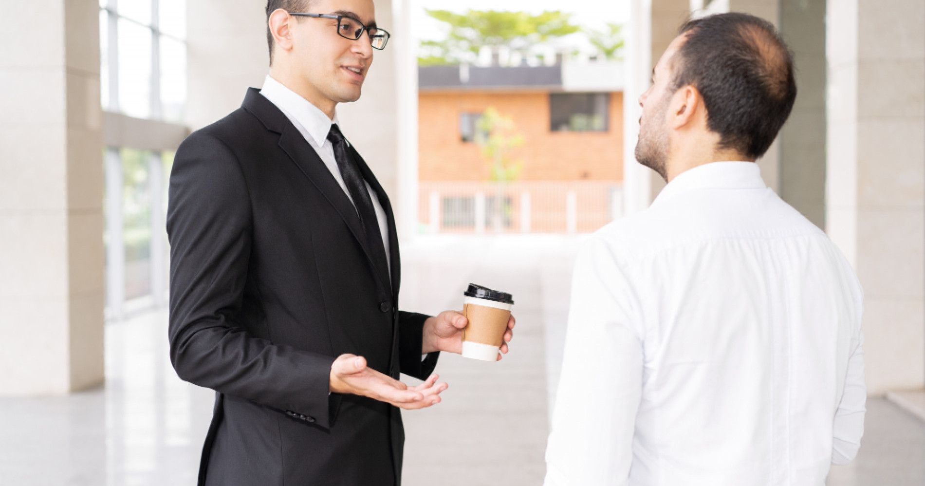 Tips mengatasi rasa awkward saat memulai percakapan (Foto Freepik.com) Tips mengatasi rasa awkward saat memulai percakapan (Foto Freepik.com)