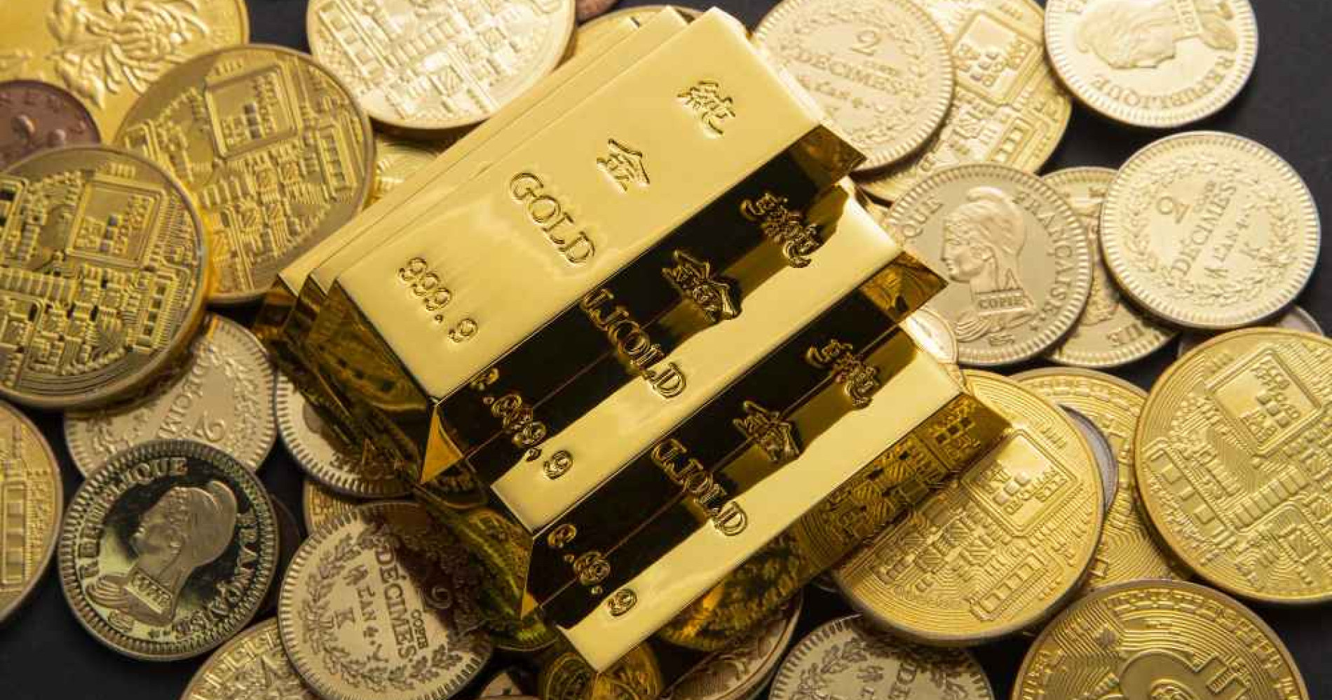 Emas sebagai instrumen investasi menghadapi badai finansial yang akan datang? (Sumber: Freepik.com) Emas sebagai instrumen investasi menghadapi badai finansial yang akan datang? (Sumber: Freepik.com)