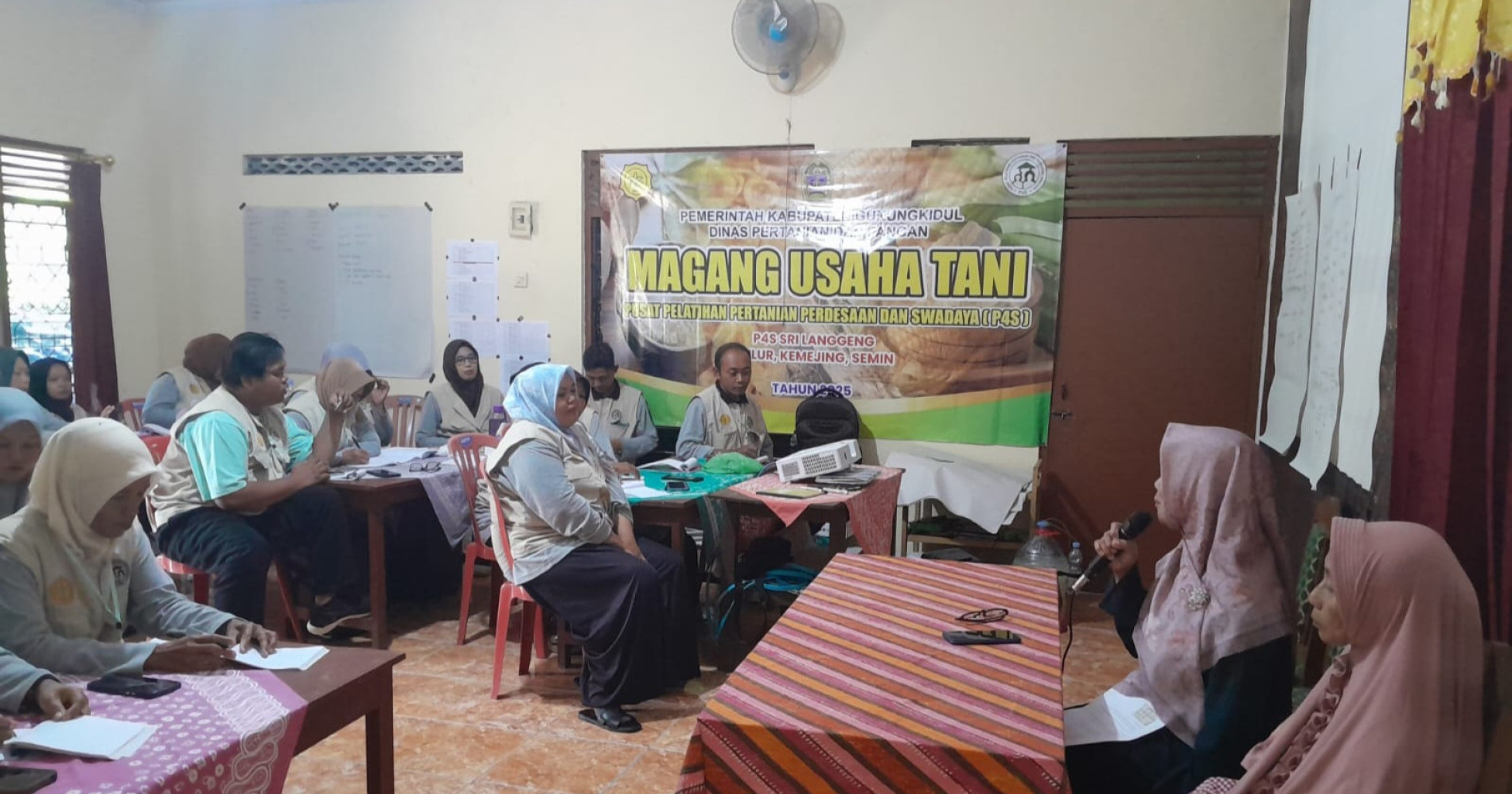 Mengharap Masa Depan (Sumber: Laura Ramadani) Mengharap Masa Depan (Sumber: Laura Ramadani)