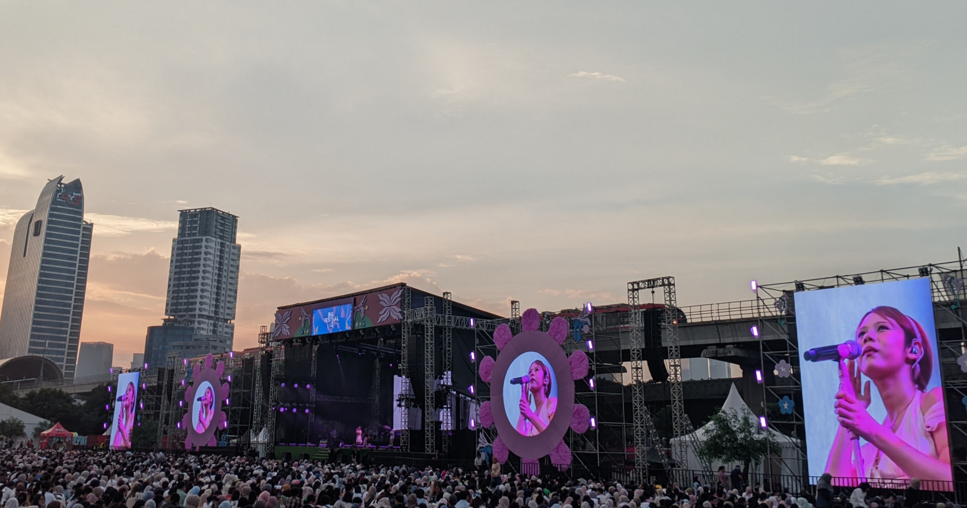 Penampilan Nadin Amizah di Bigu Festival (Sumber: Azkal Azkia Nurrohmat)