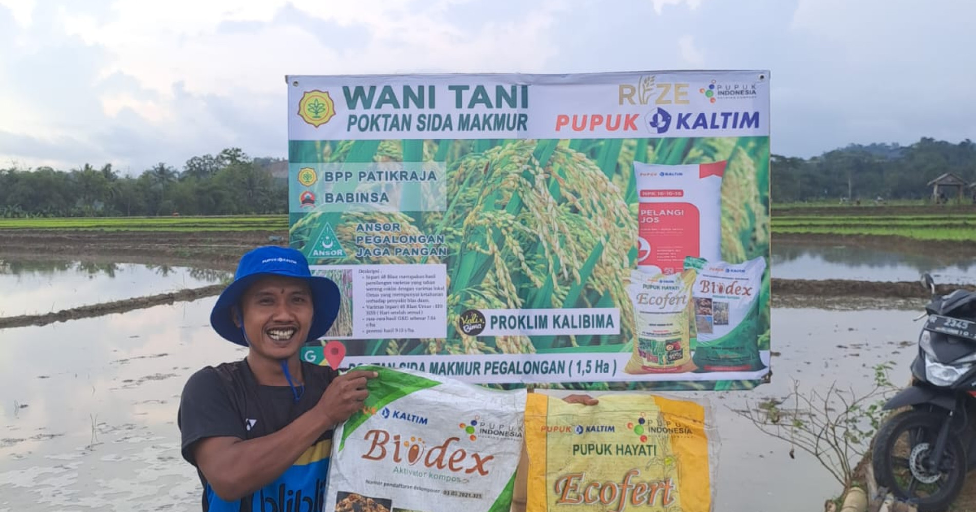 Petani pengguna Pupuk Ecofer dan Biodex (photo by: Dakanus) Petani pengguna Pupuk Ecofer dan Biodex (photo by: Dakanus)