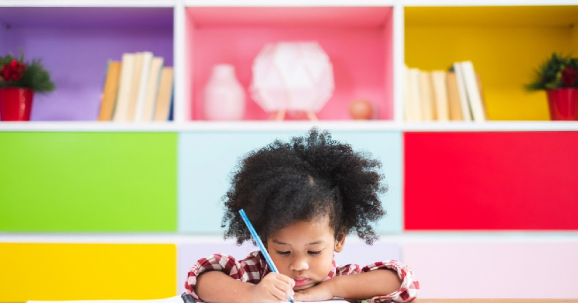 5 Tips Memilihkan Sekolah untuk Anak. Sumber Gambar Adobe Express