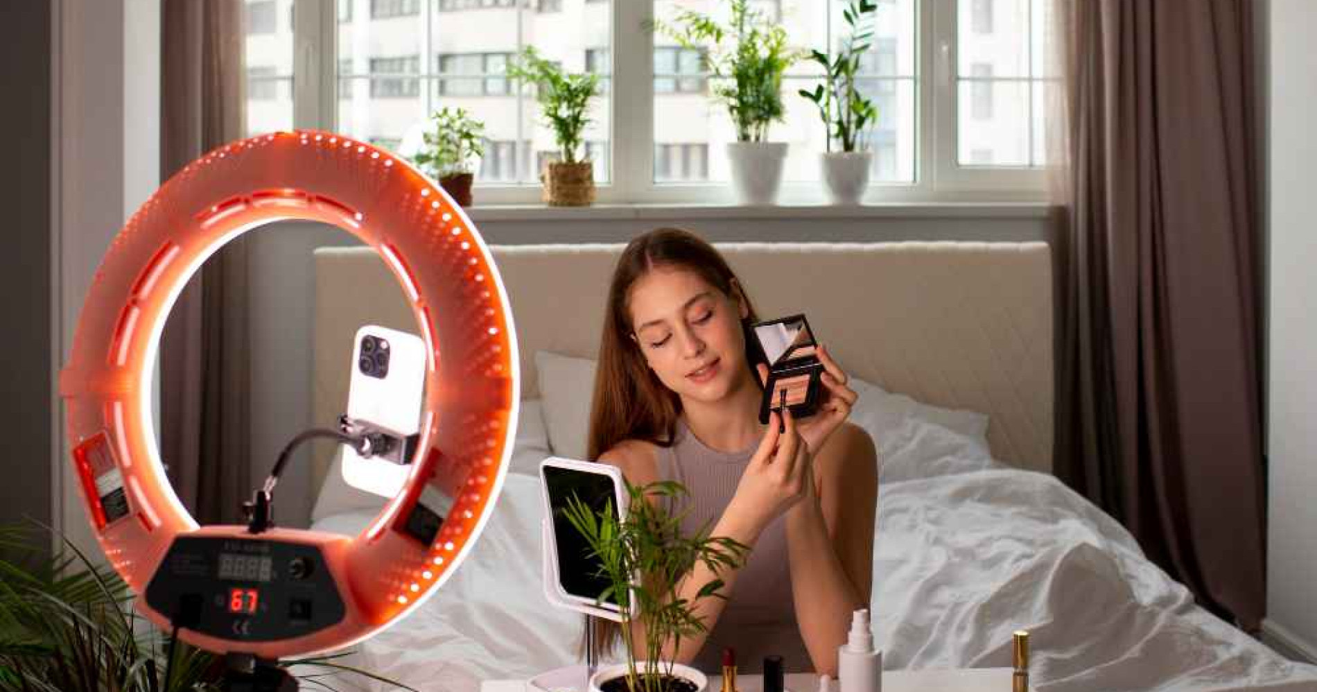 Ilustrasi orang sedang melakukan live tiktok (Foto Freepik.com) Ilustrasi orang sedang melakukan live tiktok (Foto Freepik.com)
