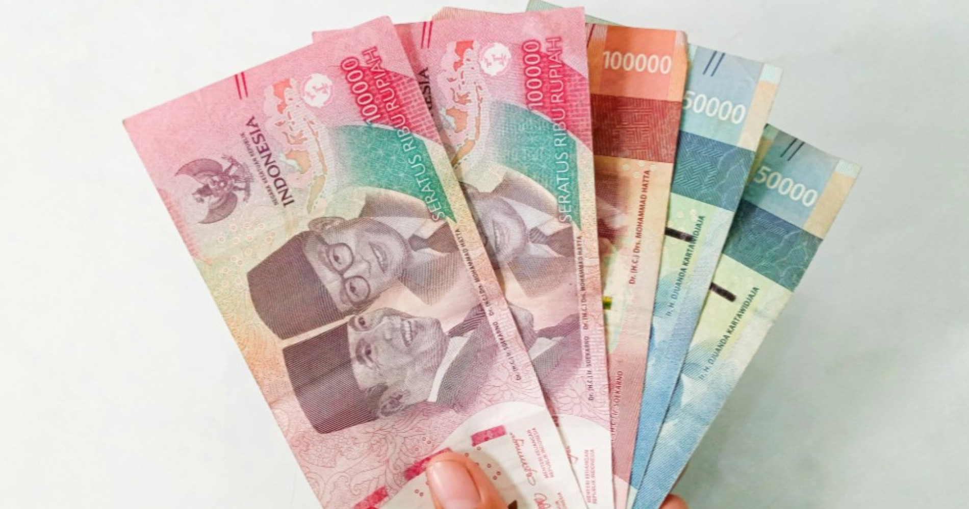 17+8 Tuntutan Rakyat: 7 Harapan Pekerja dengan Upah yang Layak. Sumber Gambar Adobe Express