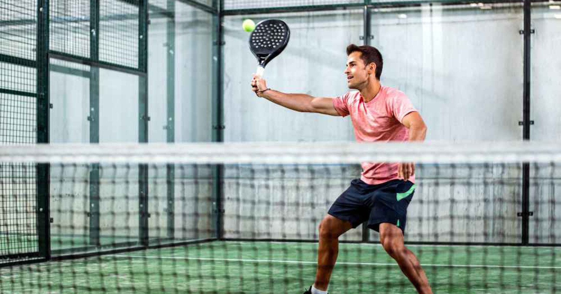Ilustrasi Olahraga Padel (Foto Freepik.com) Ilustrasi Olahraga Padel (Foto Freepik.com)