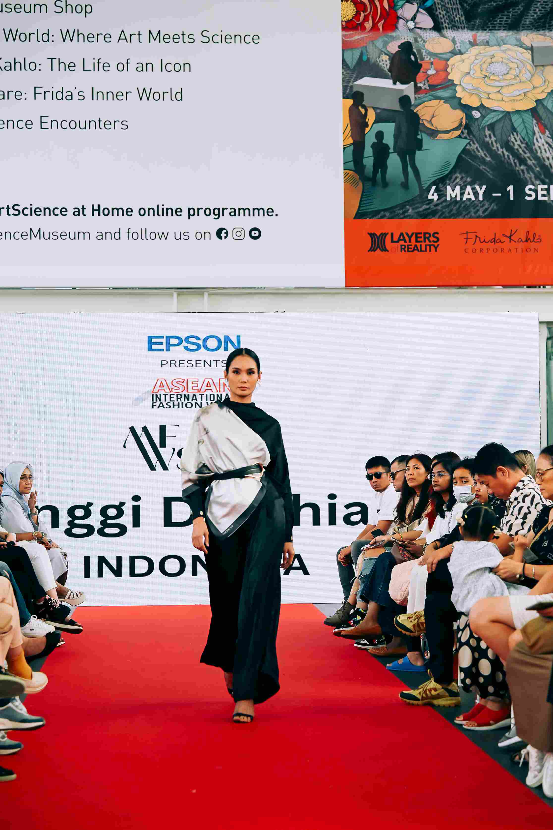 Satinese dalam kegiatan ASEAN International Fashion Week