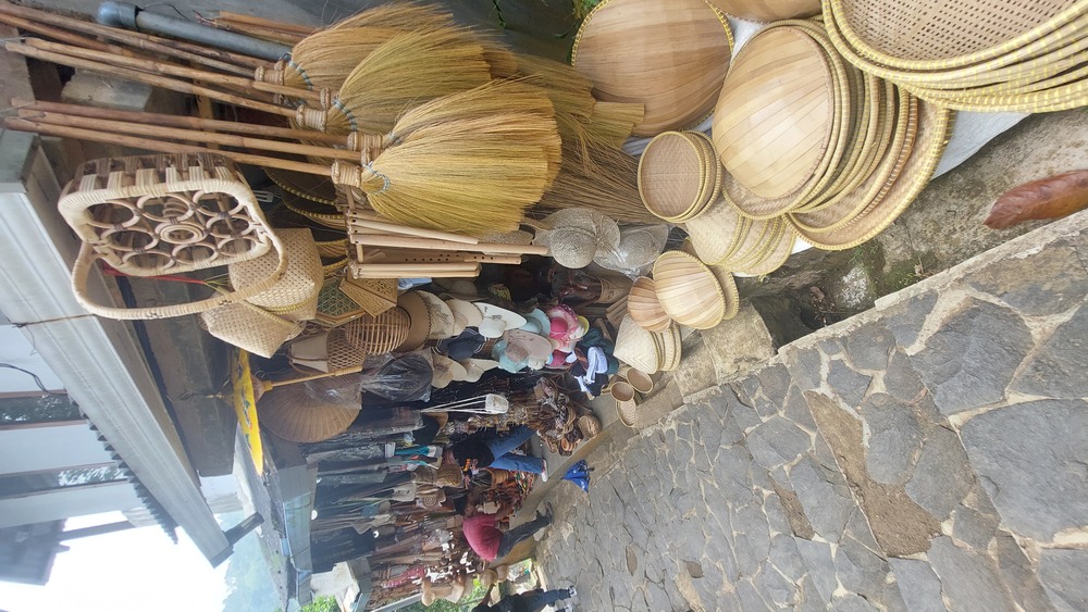 Bambu memiliki arti penting bagi masyarakat, termasuk menunjang ekonomi [Dokumentasi Pribadi]